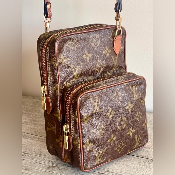 Authentic LOUIS VUITTON Monogram Amazon Bag - Picture 11 of 17
